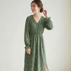 スピックアンドスパン　ロングワンピース　小花柄　グリーン　総柄