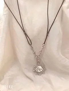 シルバークリスタルペンダントネックレス