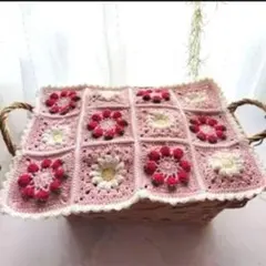 ぷっくり大粒いちごとデージーモチーフのマルチカバー グラニースクエア匿名配送