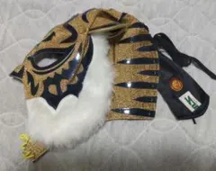 Item thumbnail for item ec35a949-b91d-476e-9e97-4b3f072a917e