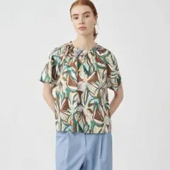 美品✨トゥモローランド リンネフラワープリント ネックギャザーブラウス 36のサムネイル