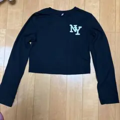 NYロゴ クロップド丈 長袖Tシャツ ブラック