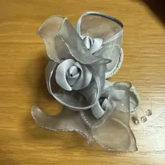 グレー系　花モチーフブローチ　コサージュ　卒業式　入学式