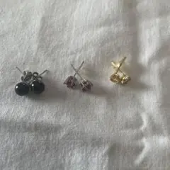 スタッドピアス3点セット 黒・赤・金