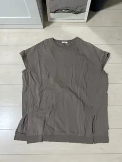 ハグユー　ノースリーブのサムネイル