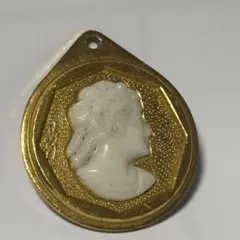 昭和レトロ 旧バンダイ カメオメダル（1970年代 当時物）保管されていた逸品