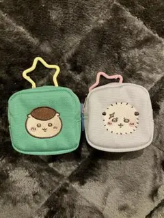 ちいかわ カラビナつき 刺繍 スクエアミニポーチ ラッコ くりまんじゅう