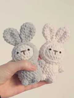 着ぐるみうさぎ(薄ピンク) あみぐるみキーホルダー