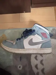 Nike Air Jordan 1 Hyper Royal Red