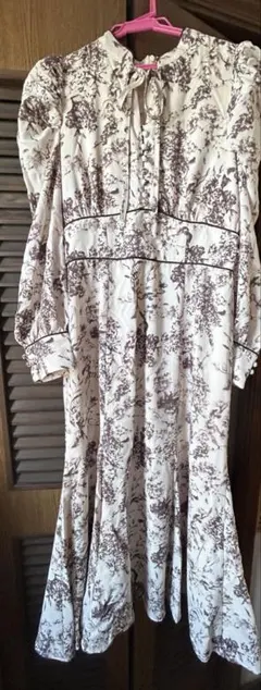 tocco closet トッコクローゼット 花柄長袖ワンピース