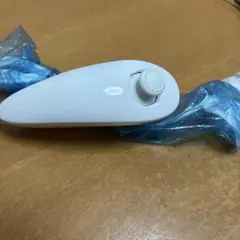 【匿名　送料無料】447-20家庭用ゲーム機　任天堂Wiiヌンチャクホワイト