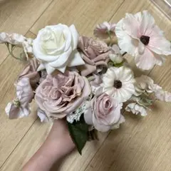 ピンクホワイトの造花