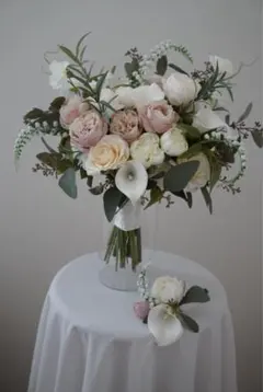 ホワイトとピンクローズのウェディングブーケ