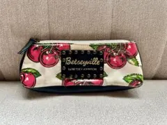 Betseyville by BETSEY JOHNSON チェリーポーチのサムネイル