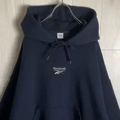 Reebok リーボック センター 刺繍ロゴ ビッグロゴ プルオーバー パーカー
