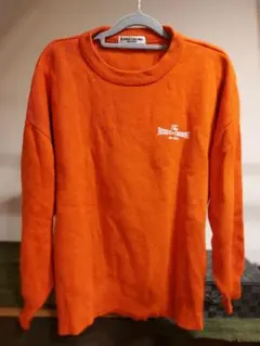 オレンジ ニット