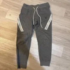 akm ジョガーパンツ