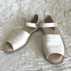 美品❣️あしながおじさん　サンダル　オープントゥ　ストラップ　レザー　白　24cmのサムネイル