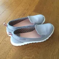 ニューバランススリッポンNB325