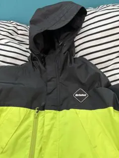 ブラック ナイロンジャケット