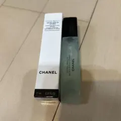 シャネル　イドゥラビューティーマイクロリップセラム