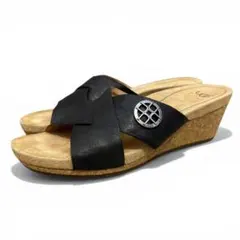 【美品】UGG■サンダル■クロスストラップ■レザー■ウェッジソール■ビジュー