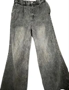 グレー ワイドレッグデニム