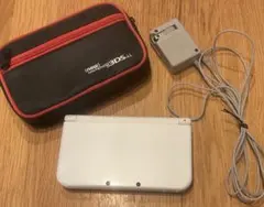 【美品】Nintendo 3DSLL ホワイト ソフト9本、本体、ソフトケース付