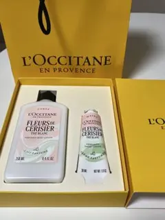 ロクシタン テ・ブラン サクラ ボディ＆ハンド ギフトセット