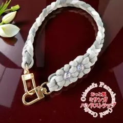 No.115【◇手元に花咲くハンドストラップ◆オーロラビーズの煌めき₊✼୭*