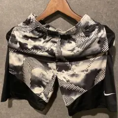 Nike Dri-FIT グラフィックショーツ Mサイズ