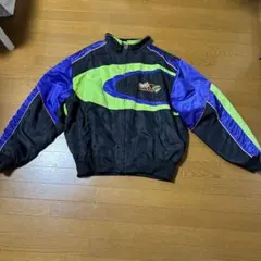 古着屋で買ったジャケットです。