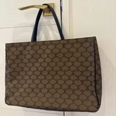 Item thumbnail for item 5f4bb804-a2f8-44f0-b82b-18dc7e6a9d29