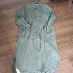 ユニクロ ロングシャツ M オリーブ