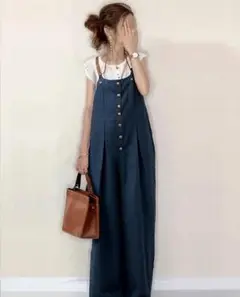ネイビー ボタン付きサロペット
