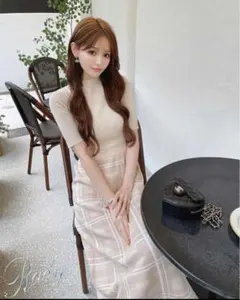 Rady ベージュ チェック柄 もちもちふわふわニットワンピース 半袖