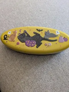 猫デザインのカラフルな缶 3缶