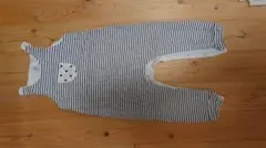 プチバトーのノースリーブロンパースと、長袖Tシャツロンパース