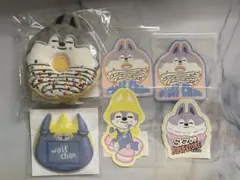 SKZOO ウルフチャン　ドーナツミラー＆お名前バッジセット