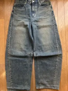 GUバレルレッグジーンズ
