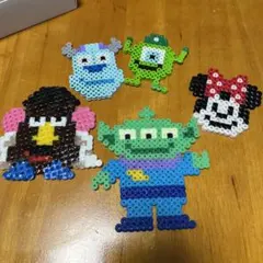 ディズニー　キャラクター アイロンビーズ