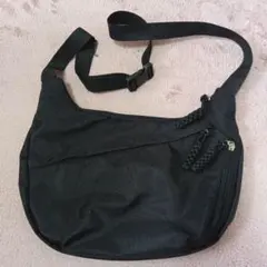 ナイロン製 ブラック ショルダーバッグ