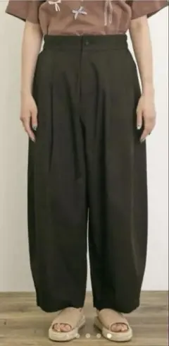 【値下げ】新品未使用タグ付きSM2 パン屋さんみたいなタックパンツのサムネイル