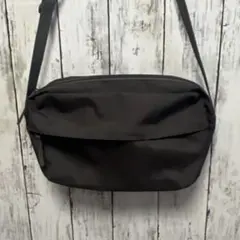 無印良品　背面ポケット付き撥水ショルダーバッグ　グレー　男女兼用のサムネイル