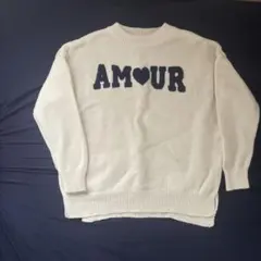 AMOUR ロゴ クルーネック ニット セーター ホワイト