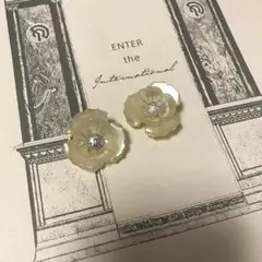 大ぶり お花 イヤリング ヴィンテージ 小物 結婚式 パーティー レトロ 花 白