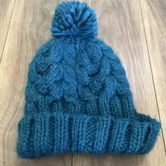 ケーブル編み ニット帽 ブルー
