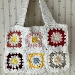 グラニースクエア　モチーフバッグ　ぷっくりお花　かぎ針編み　ハンドメイド　白