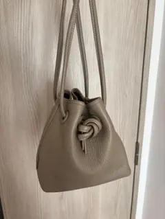 ✨美品✨ヴァジック ボンド 大きいサイズ 肩掛け シボ革 グレー 灰 楽天市場】ヴァジック ボンドの通販