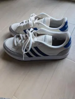 adidas スニーカー ホワイト/ブルー